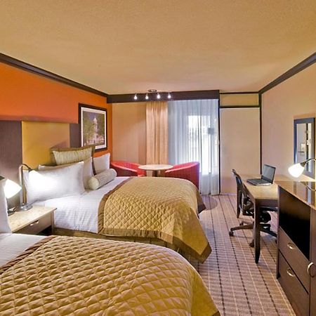 Wyndham Garden Oklahoma City Resort & Conference Hotel Near Airport, Fairgrounds Paycom & I40 Номер фото
