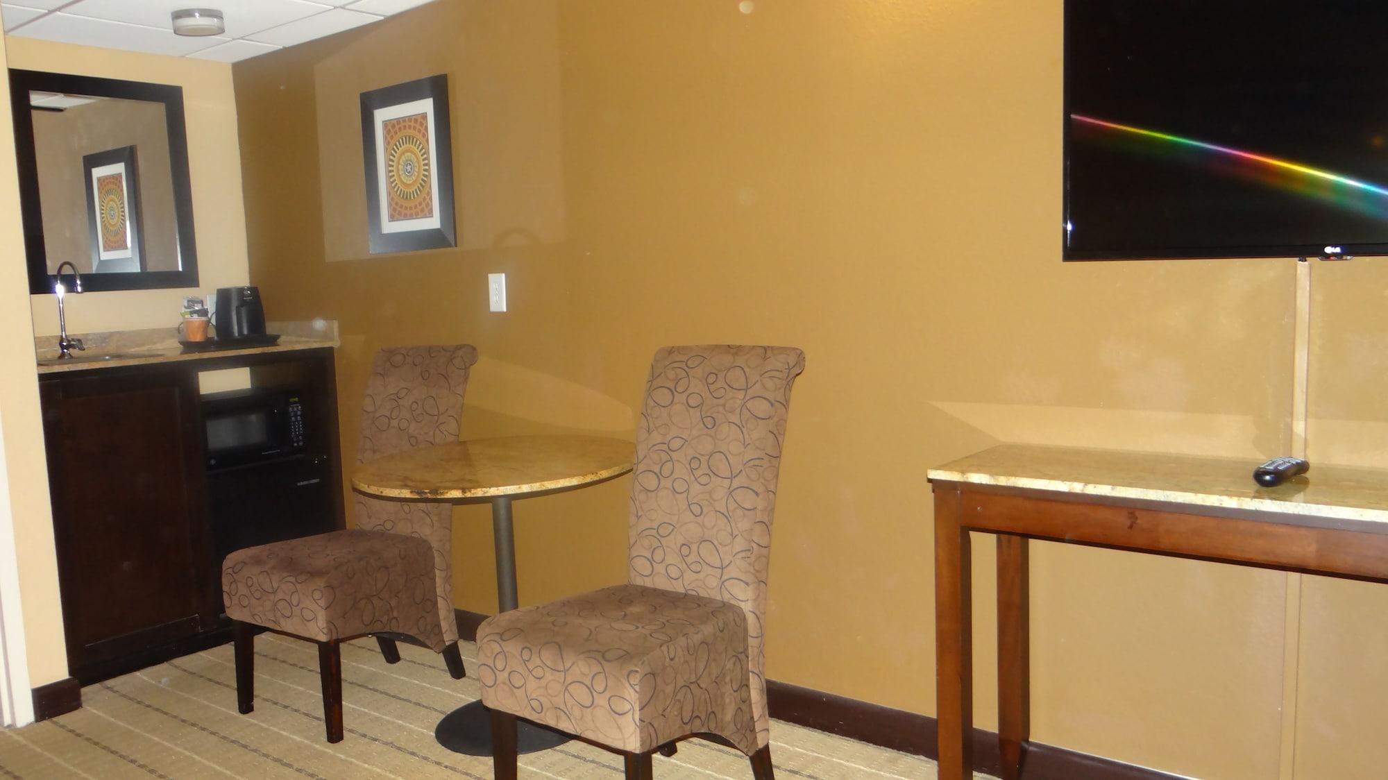 Wyndham Garden Oklahoma City Resort & Conference Hotel Near Airport, Fairgrounds Paycom & I40 Екстер'єр фото