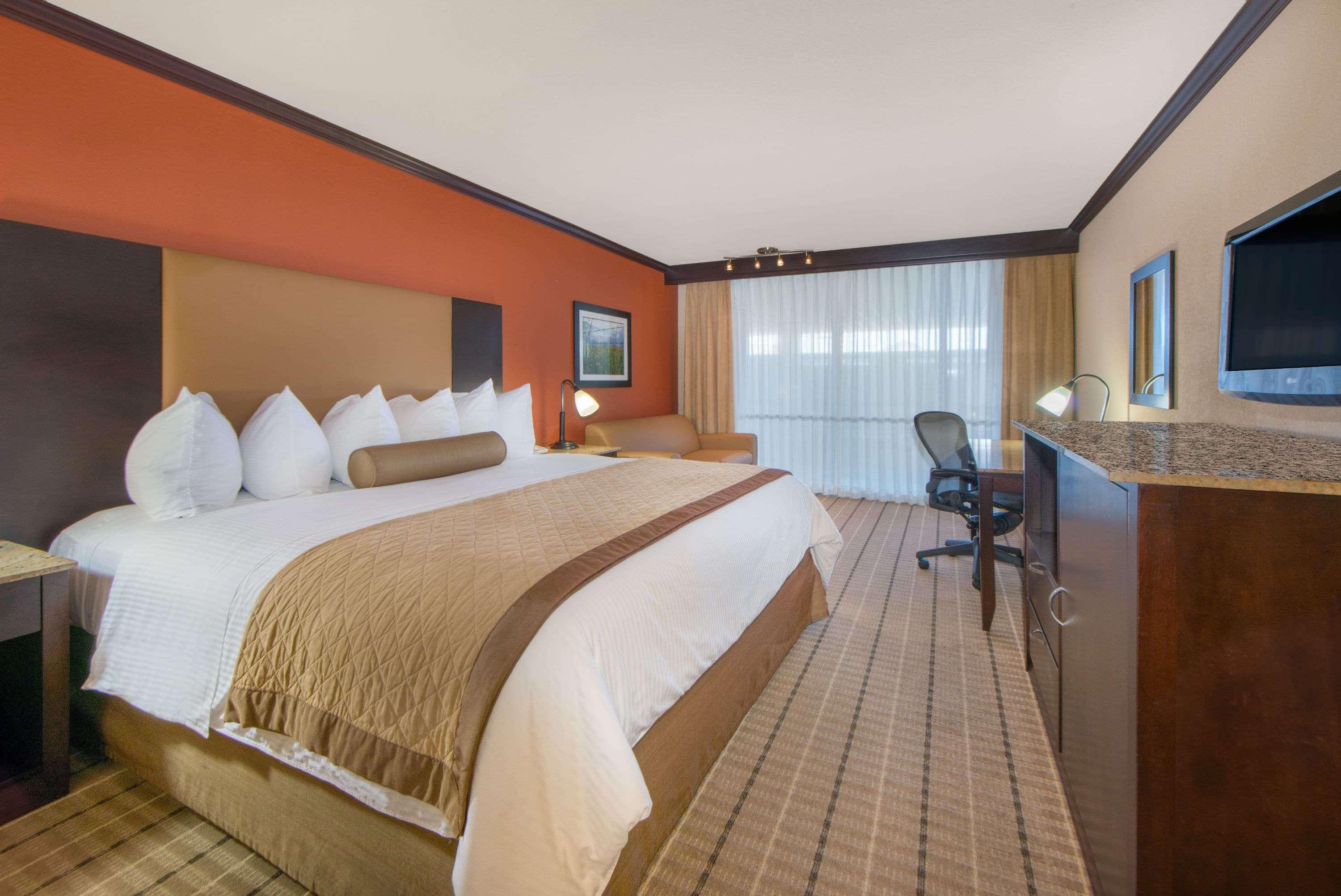 Wyndham Garden Oklahoma City Resort & Conference Hotel Near Airport, Fairgrounds Paycom & I40 Екстер'єр фото