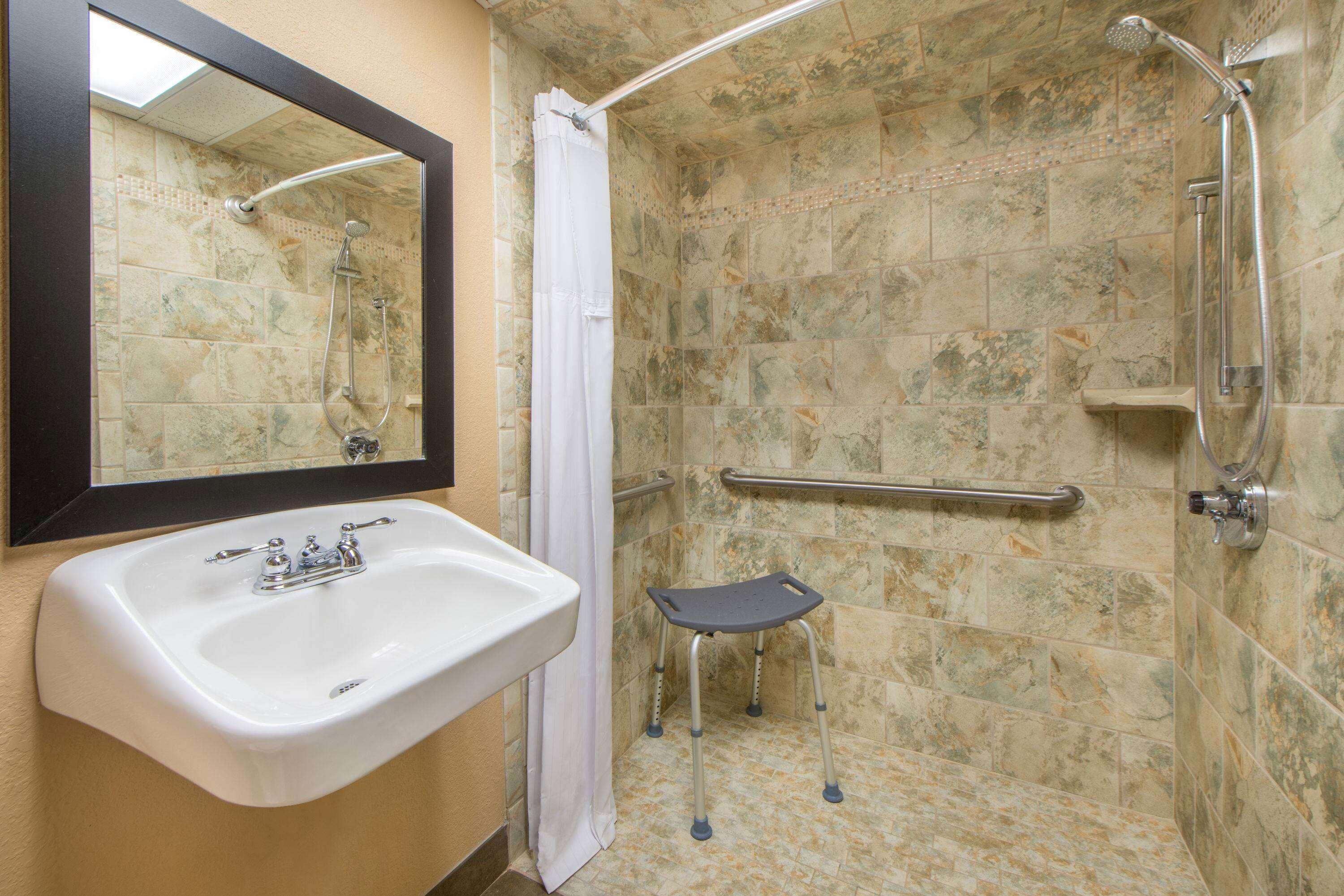 Wyndham Garden Oklahoma City Resort & Conference Hotel Near Airport, Fairgrounds Paycom & I40 Екстер'єр фото