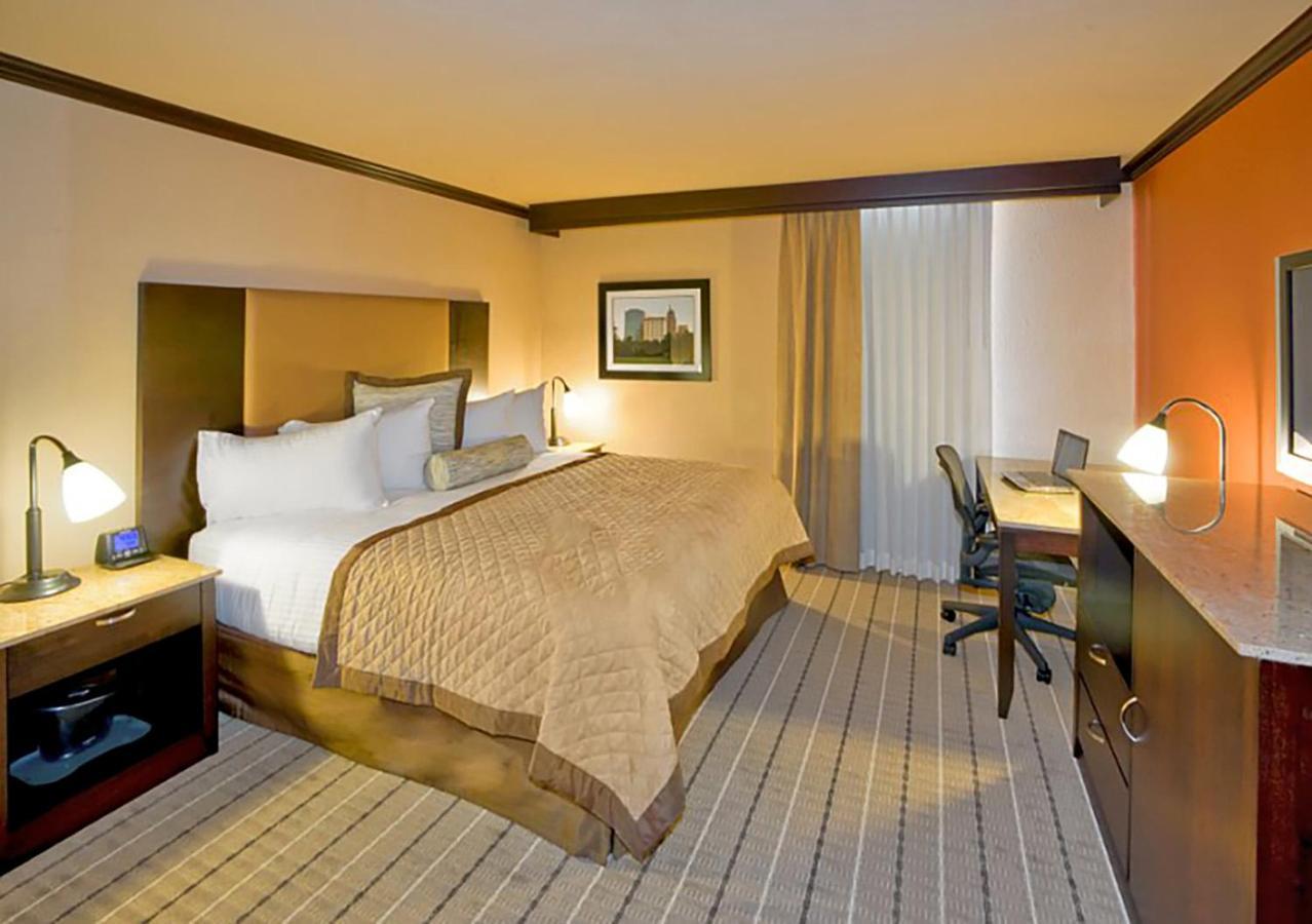 Wyndham Garden Oklahoma City Resort & Conference Hotel Near Airport, Fairgrounds Paycom & I40 Екстер'єр фото