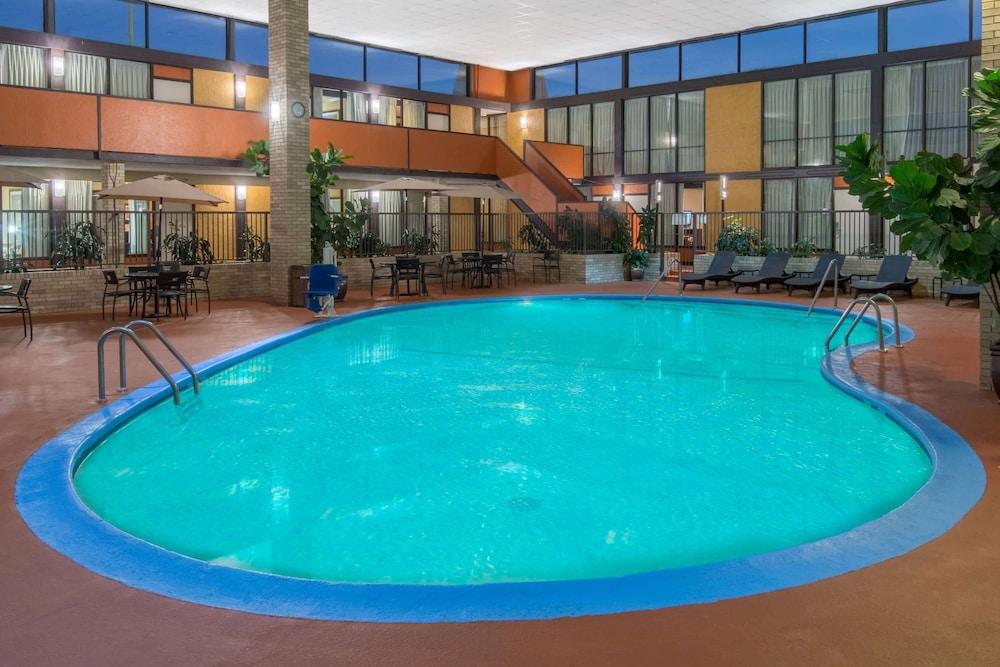 Wyndham Garden Oklahoma City Resort & Conference Hotel Near Airport, Fairgrounds Paycom & I40 Екстер'єр фото