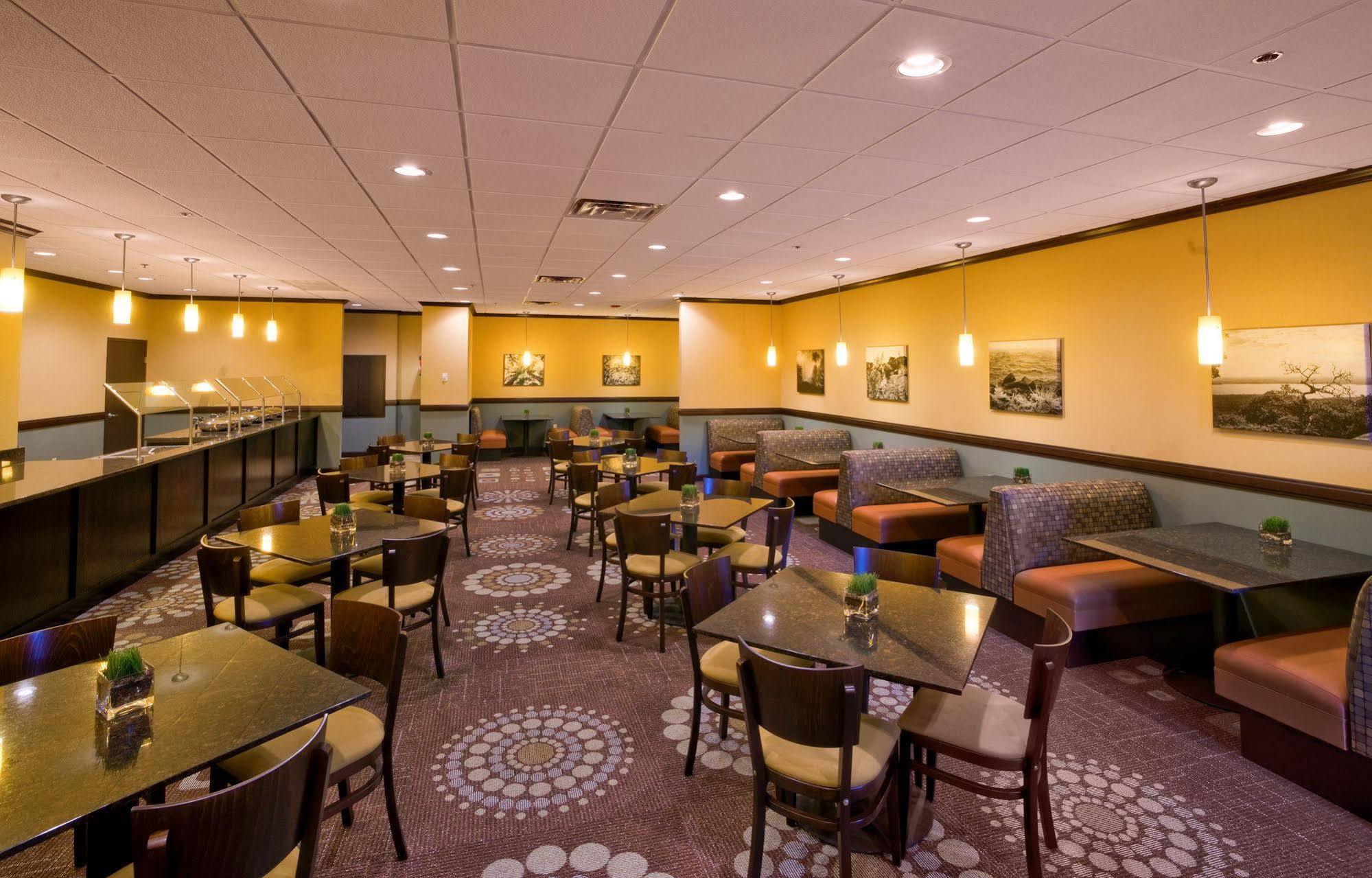 Wyndham Garden Oklahoma City Resort & Conference Hotel Near Airport, Fairgrounds Paycom & I40 Екстер'єр фото