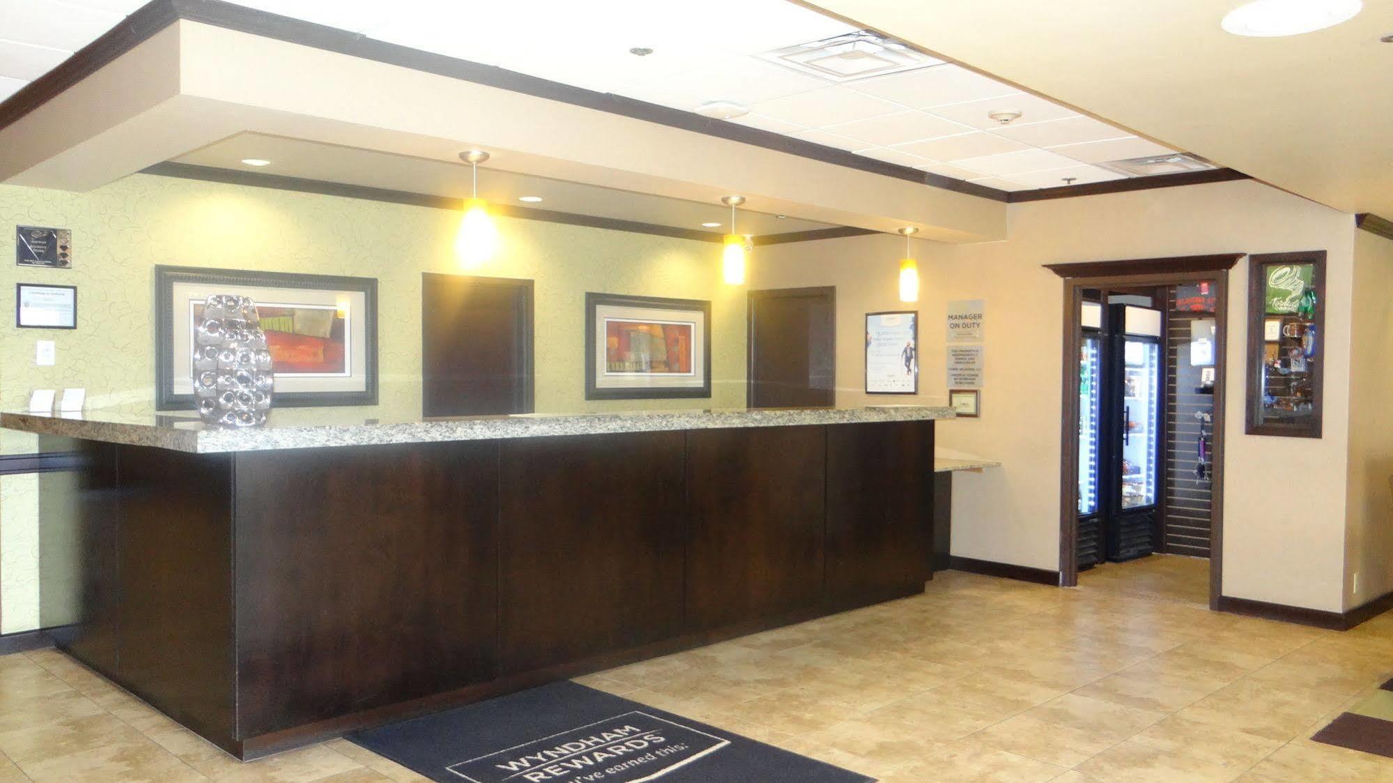 Wyndham Garden Oklahoma City Resort & Conference Hotel Near Airport, Fairgrounds Paycom & I40 Екстер'єр фото