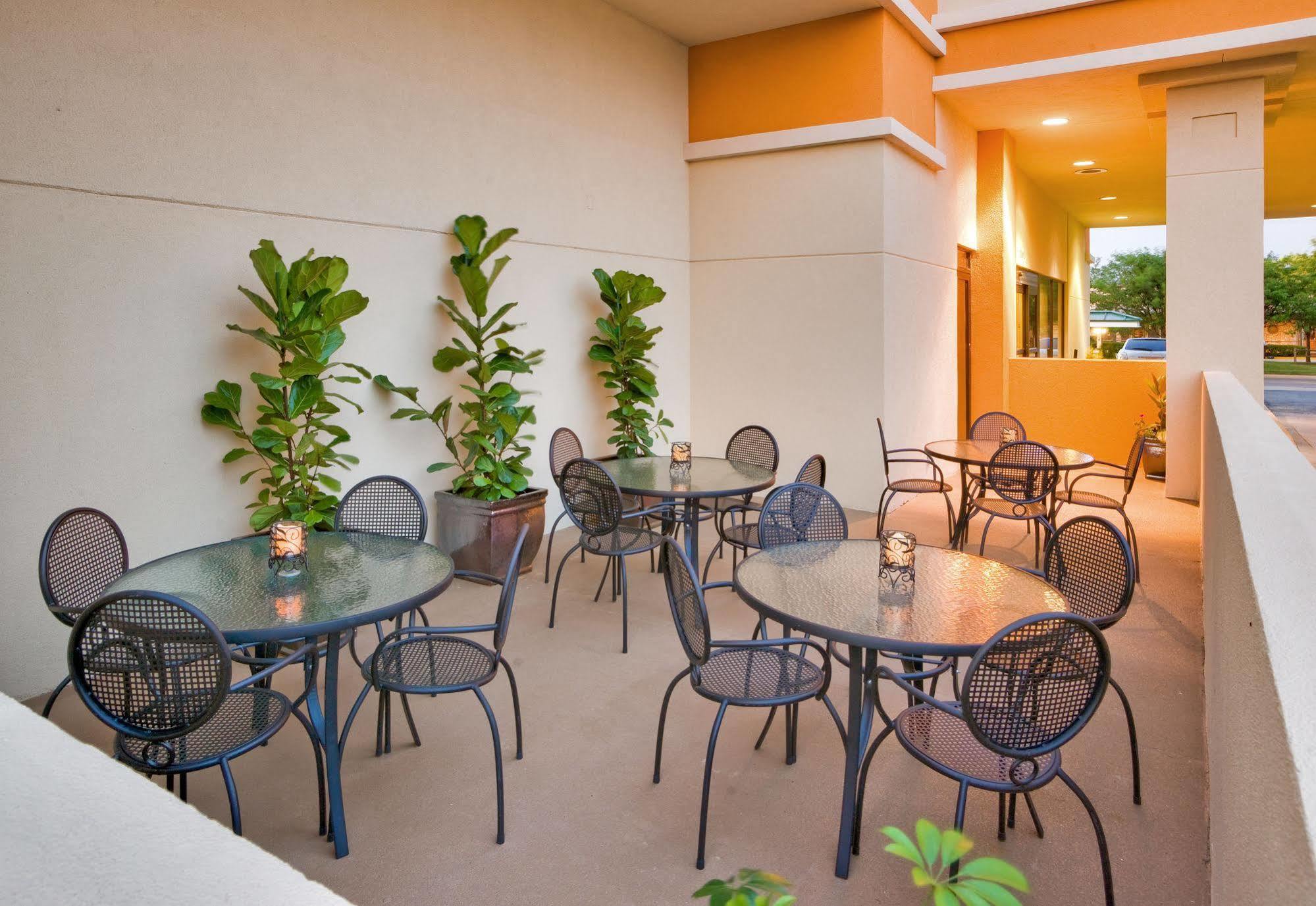 Wyndham Garden Oklahoma City Resort & Conference Hotel Near Airport, Fairgrounds Paycom & I40 Екстер'єр фото