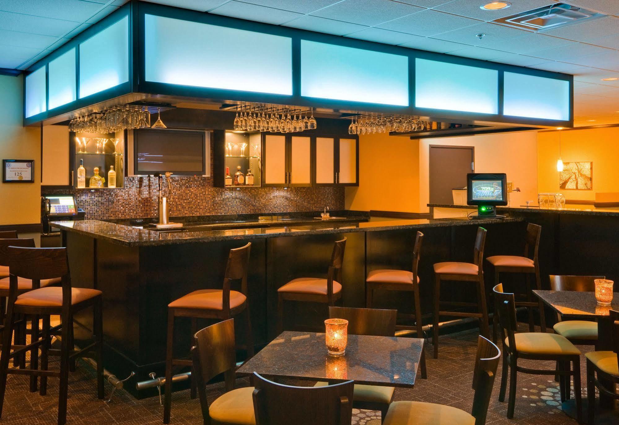 Wyndham Garden Oklahoma City Resort & Conference Hotel Near Airport, Fairgrounds Paycom & I40 Ресторан фото